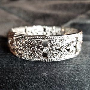 NEW Premier Designs Crystal Stretch Bracelet